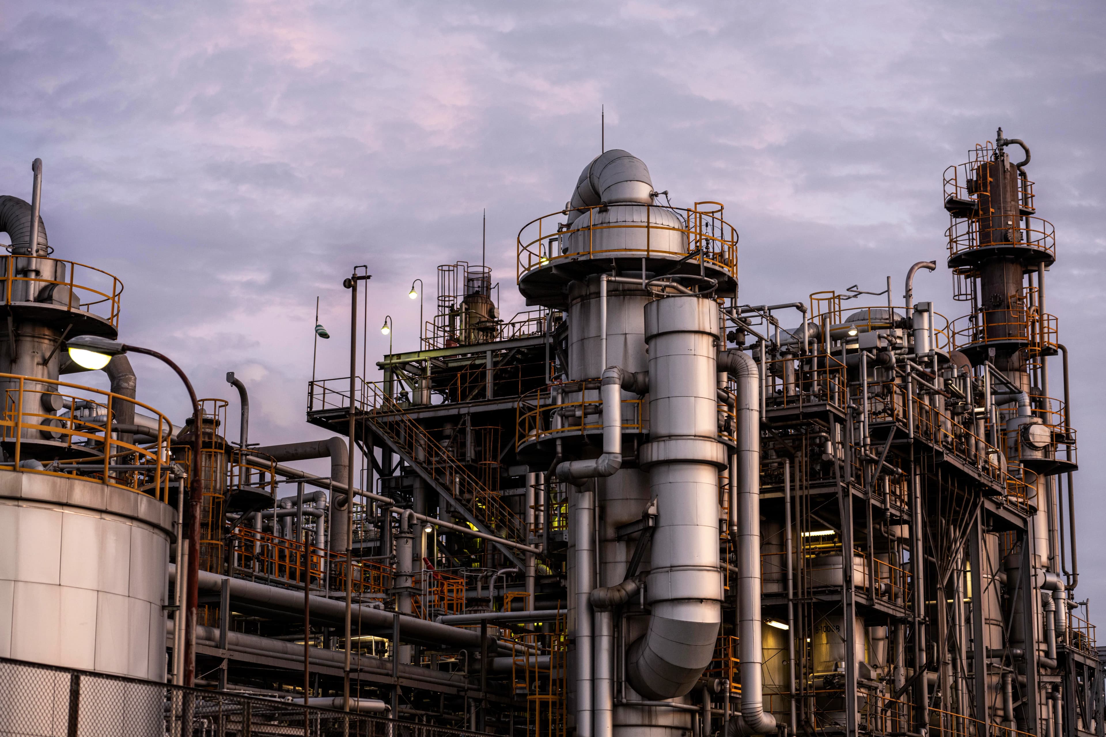 Oil and gas industrial installation environment